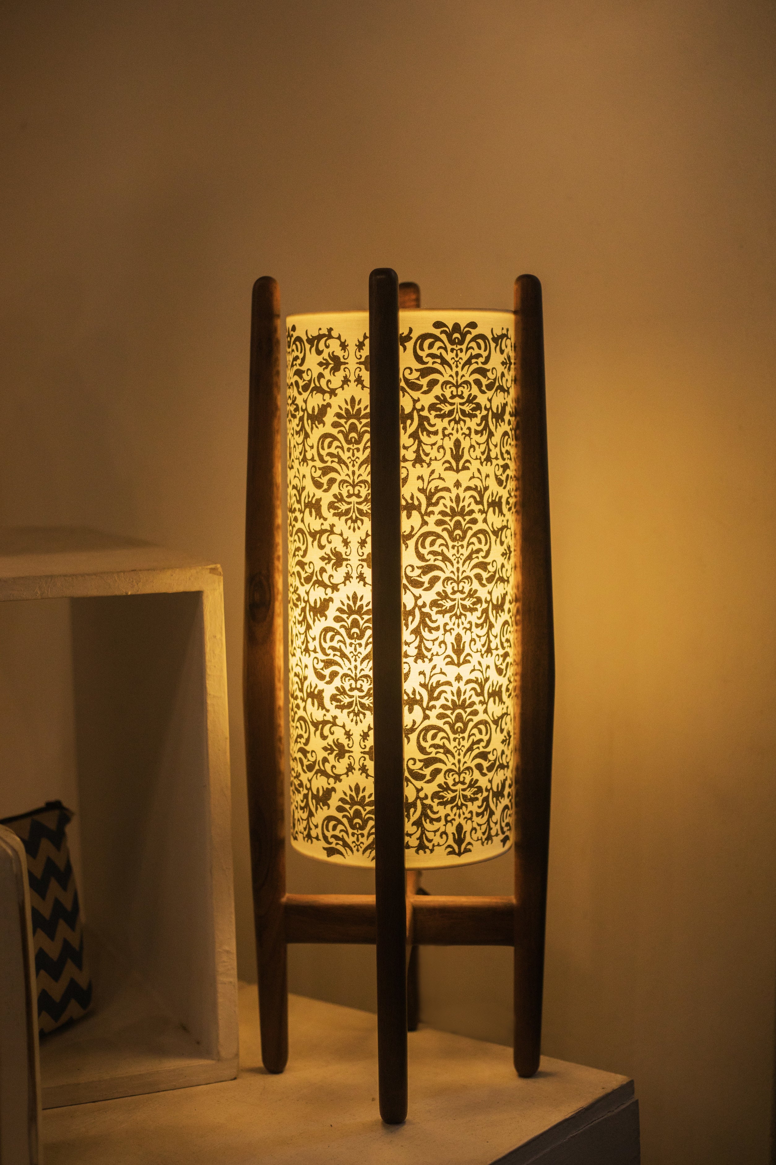 Alea Table Lamp