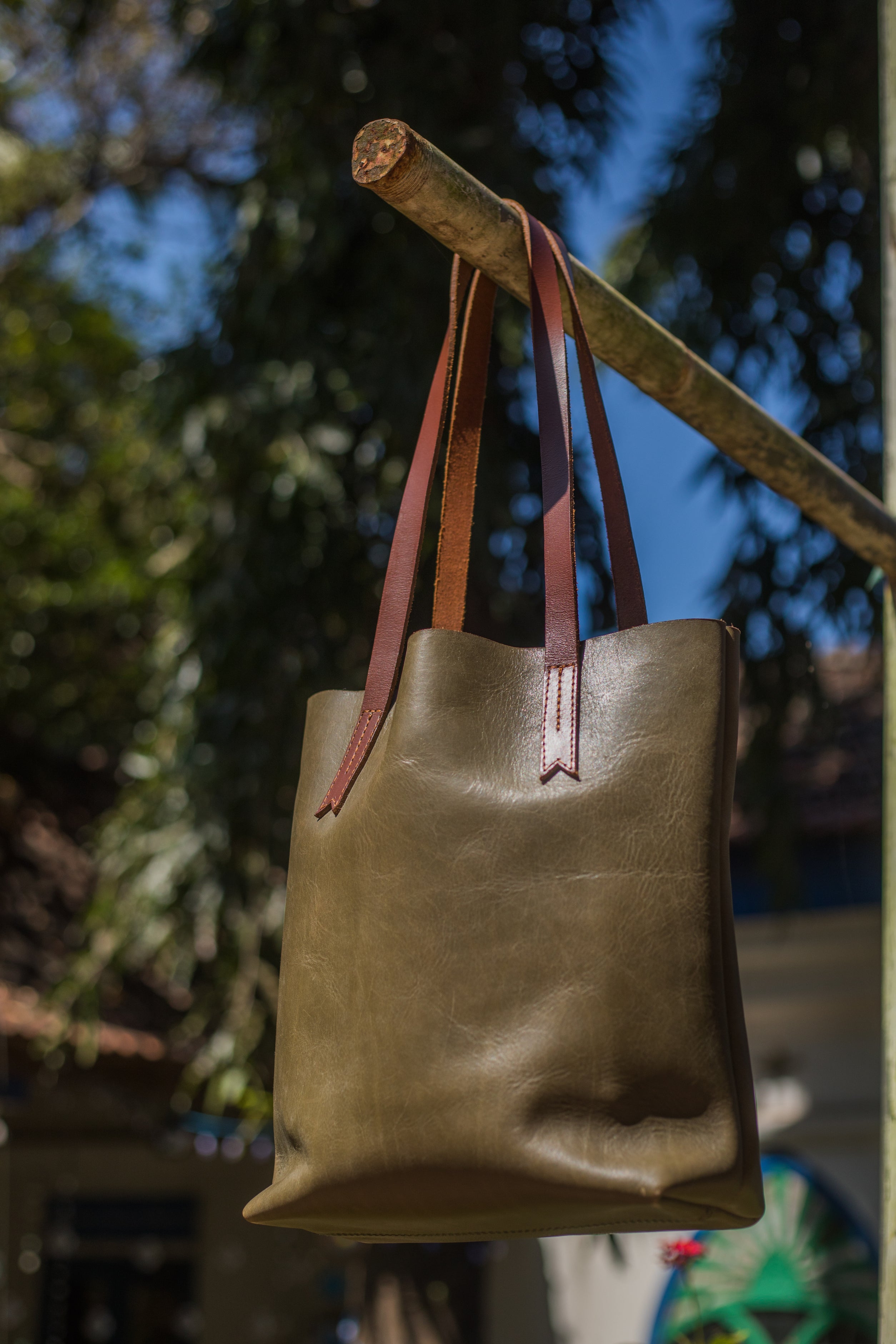 Vegan Pineapple Leather Brown Shoulder Bag | Ina Koelln